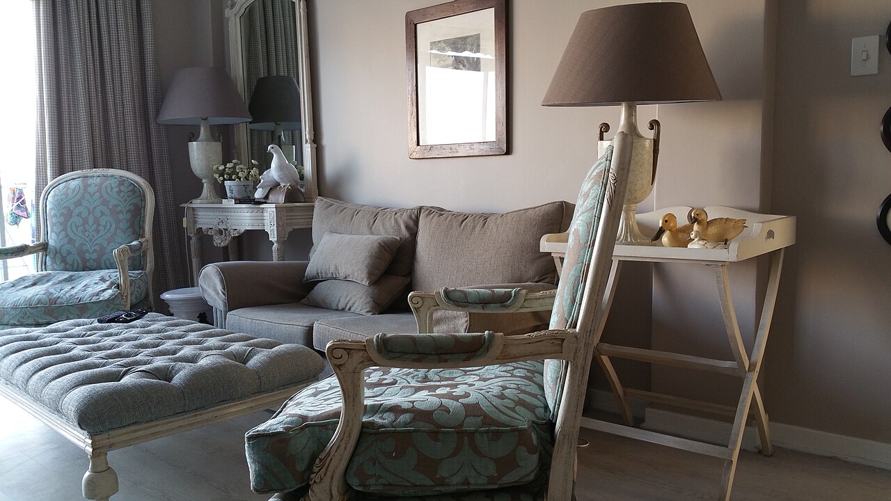 Salon lumineux et confortable